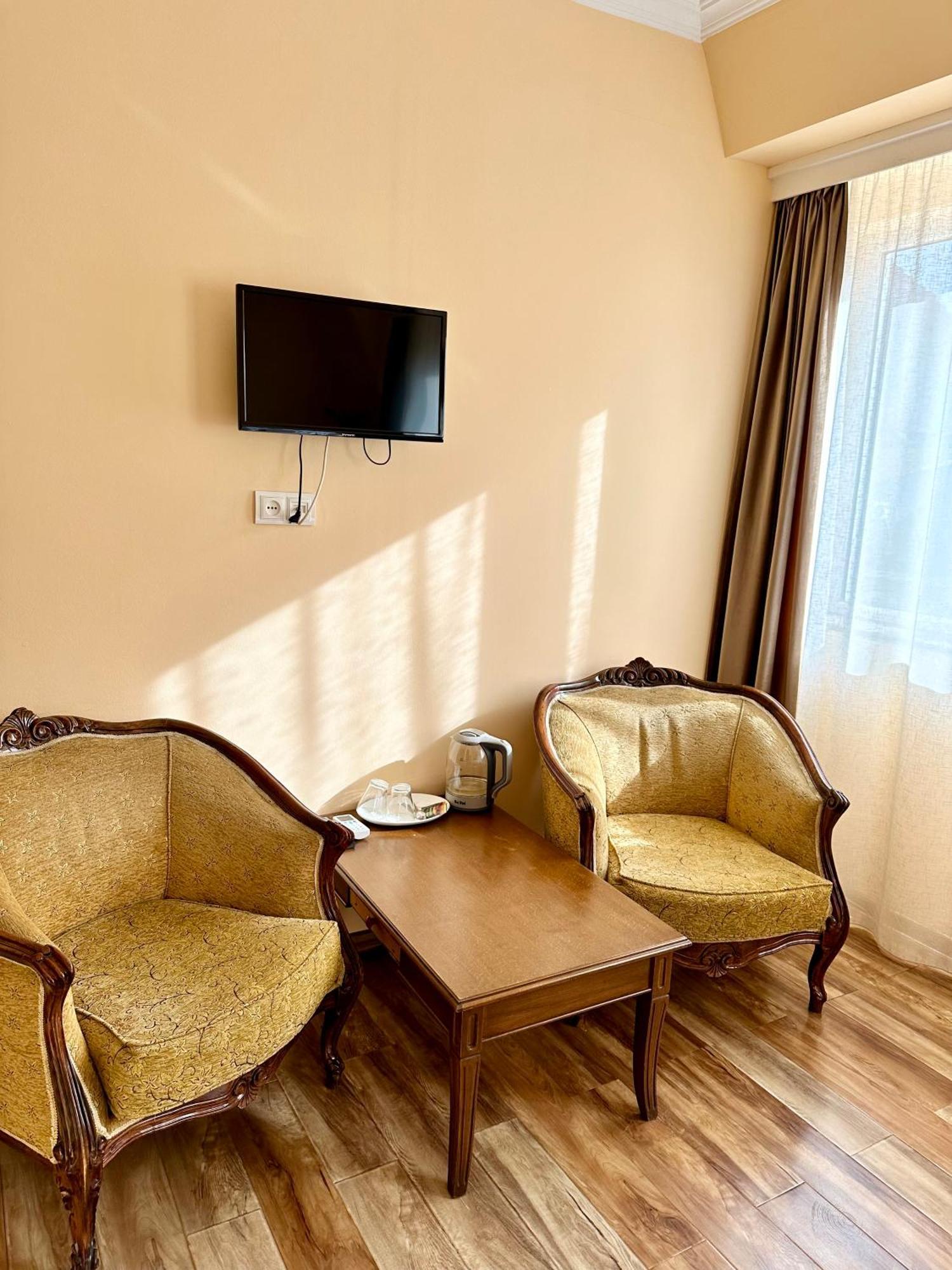 Old Clty Hotel באטומי מראה חיצוני תמונה