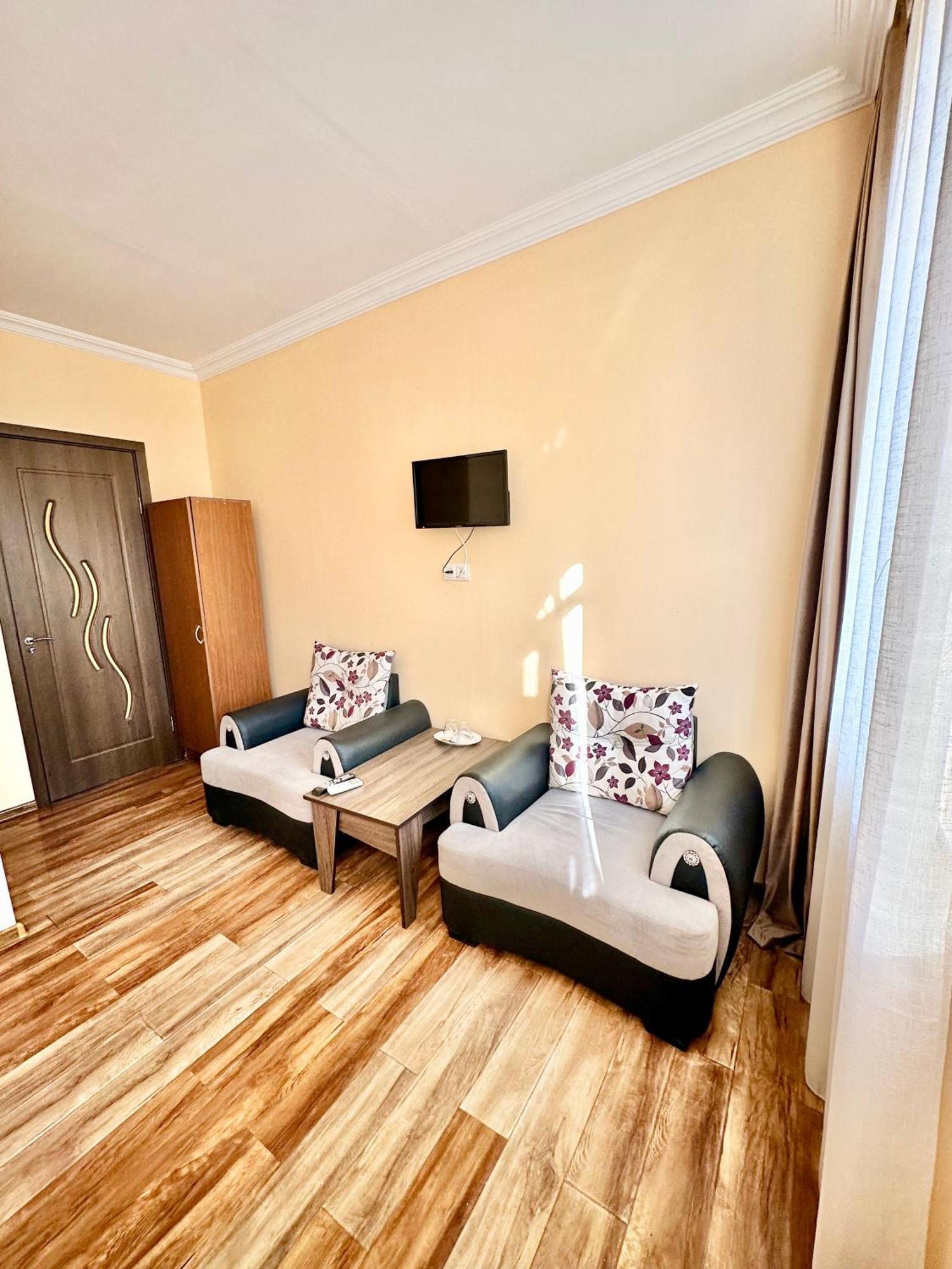 Old Clty Hotel באטומי מראה חיצוני תמונה