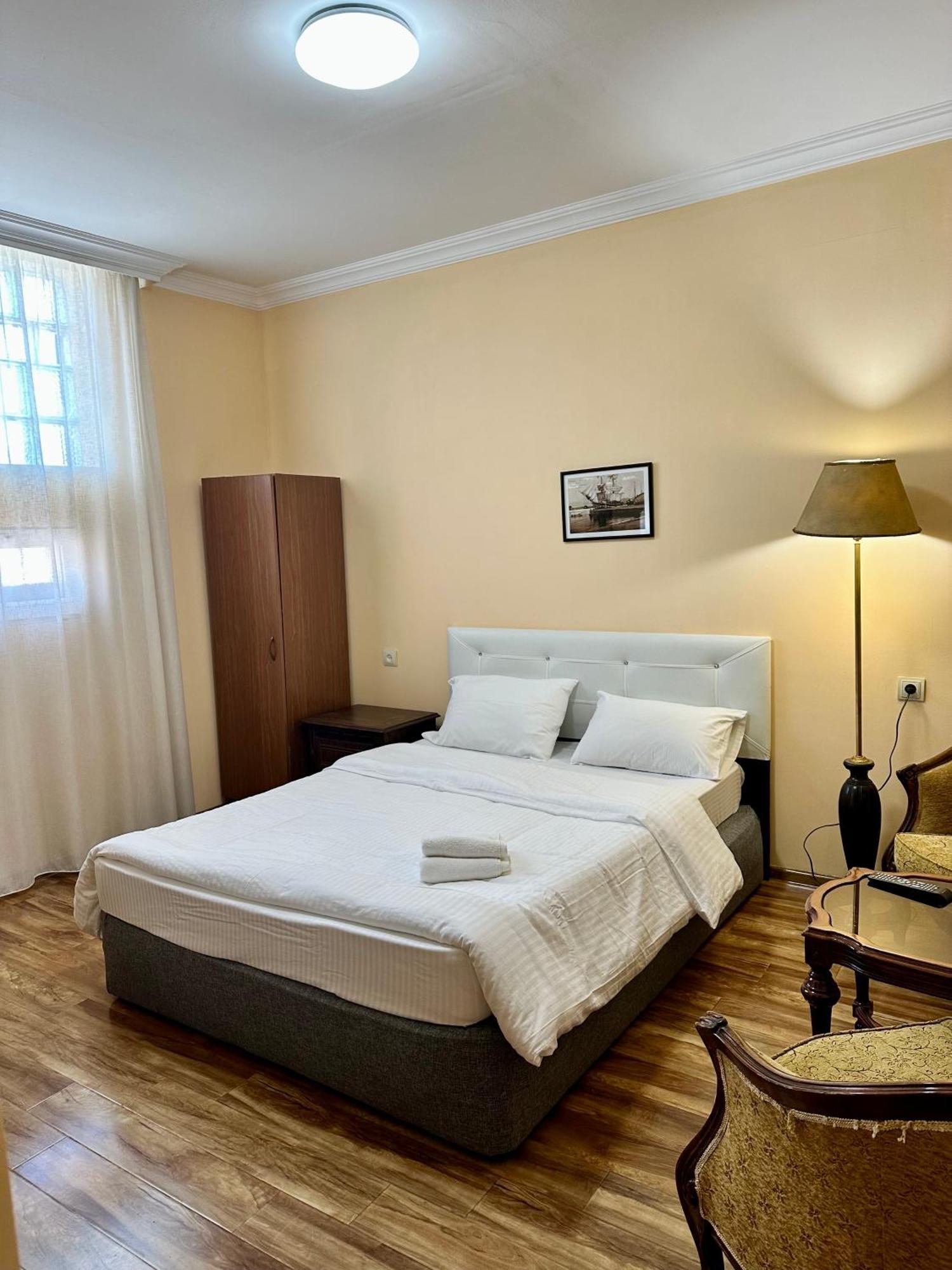 Old Clty Hotel באטומי מראה חיצוני תמונה